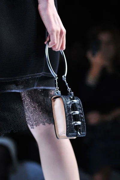 Look 19